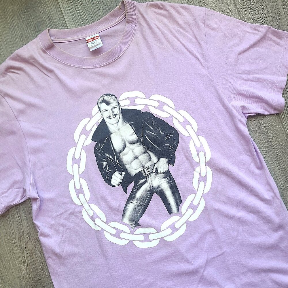 VERY RARE deadstock Tom of Finland lavender t-shirt from Japan 2020 size Large